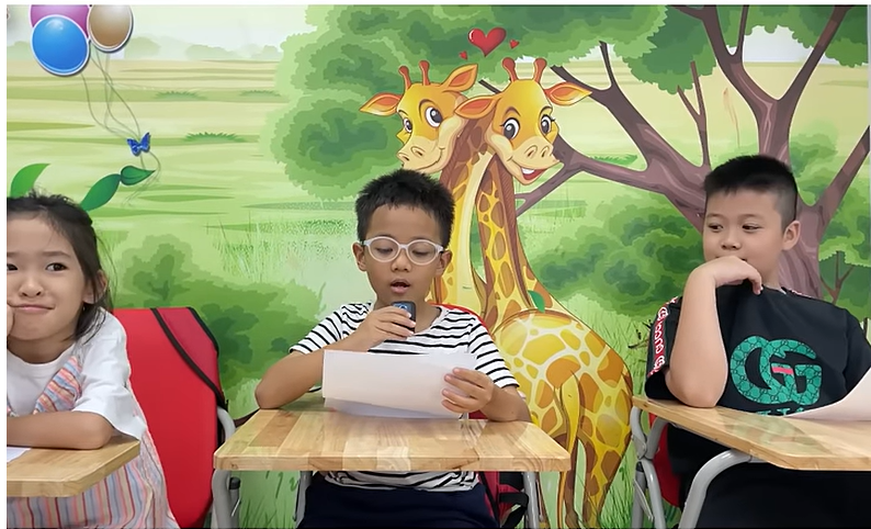BÉ HỌC TIẾNG ANH THÔNG QUA LỒNG TIẾNG CÙNG GIÁO VIÊN NGƯỜI MỸ